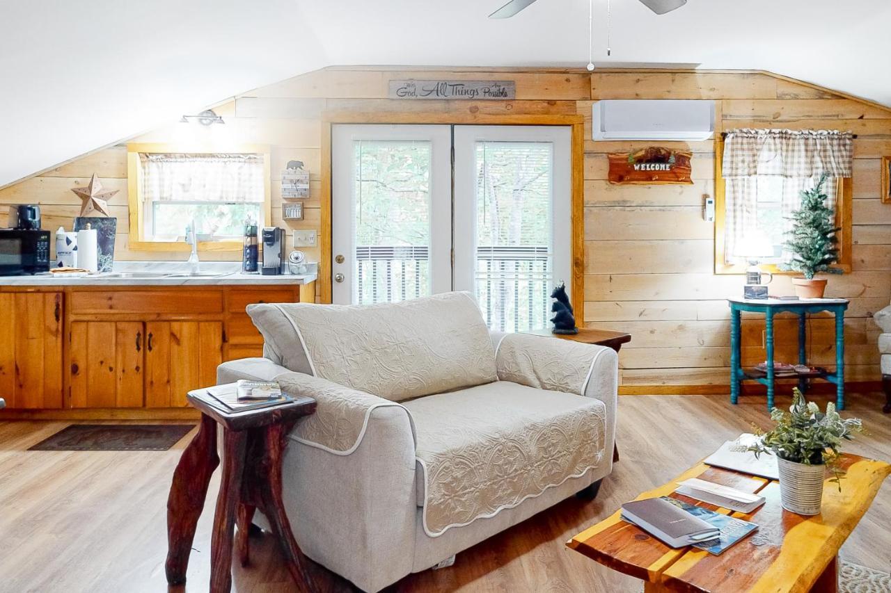Bear Caves At Black Bear Cottages Sevierville Room photo